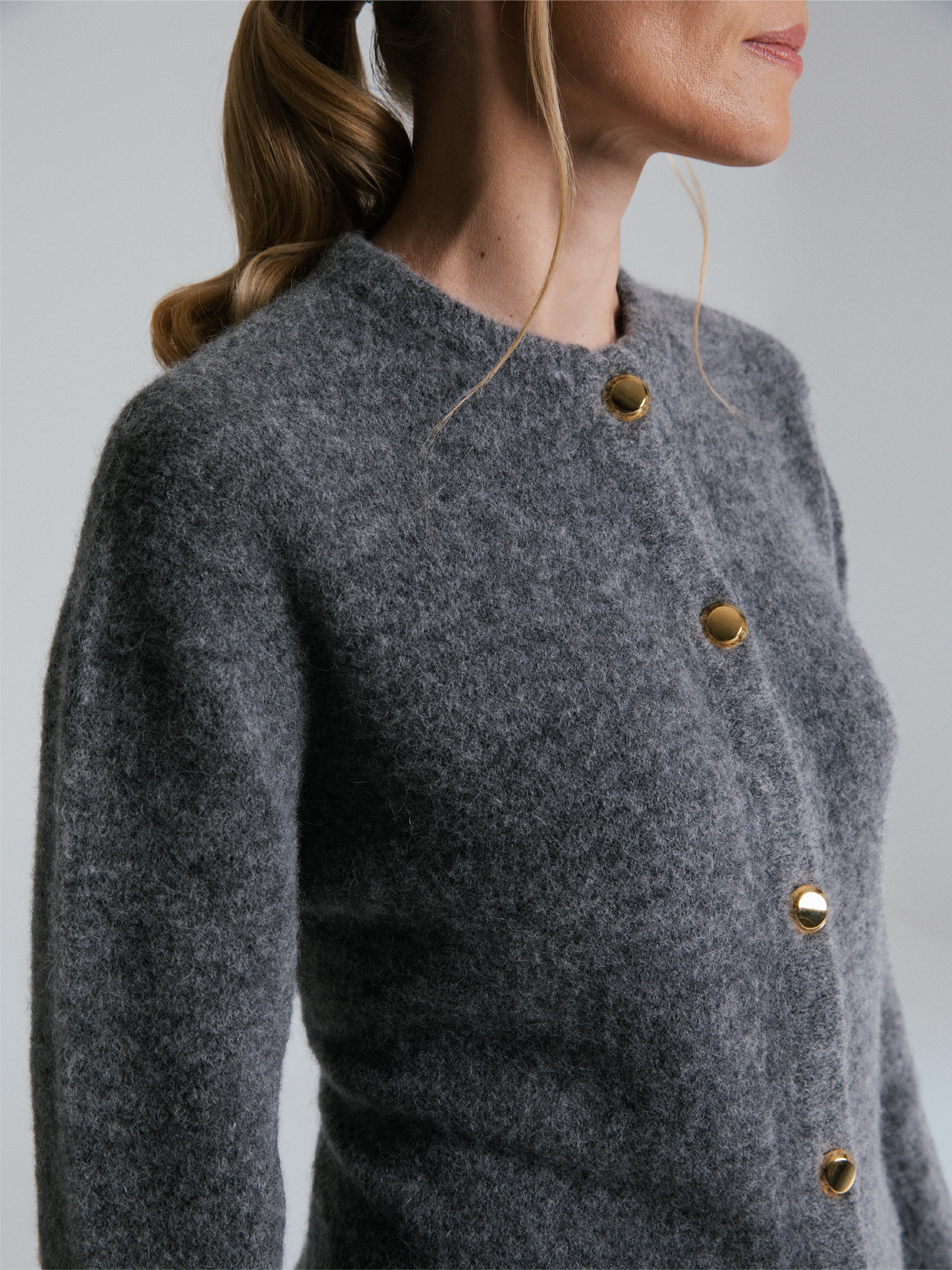 Cardigan in misto alpaca Luna con bottoni placcati oro grigio