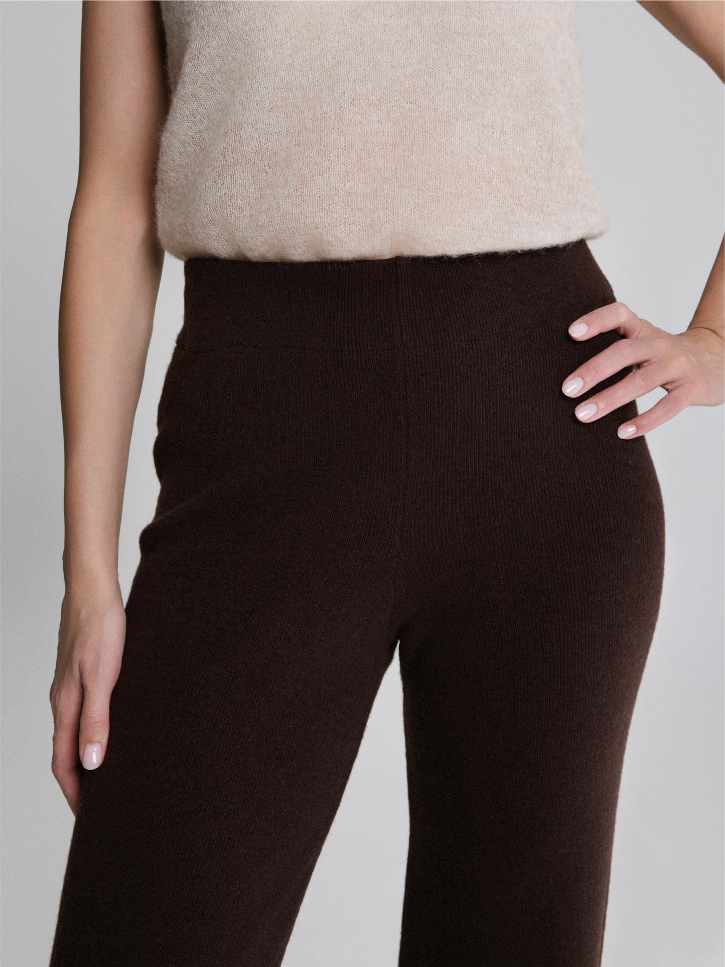 Pantaloni lunghi in maglia color cioccolato intenso Selen