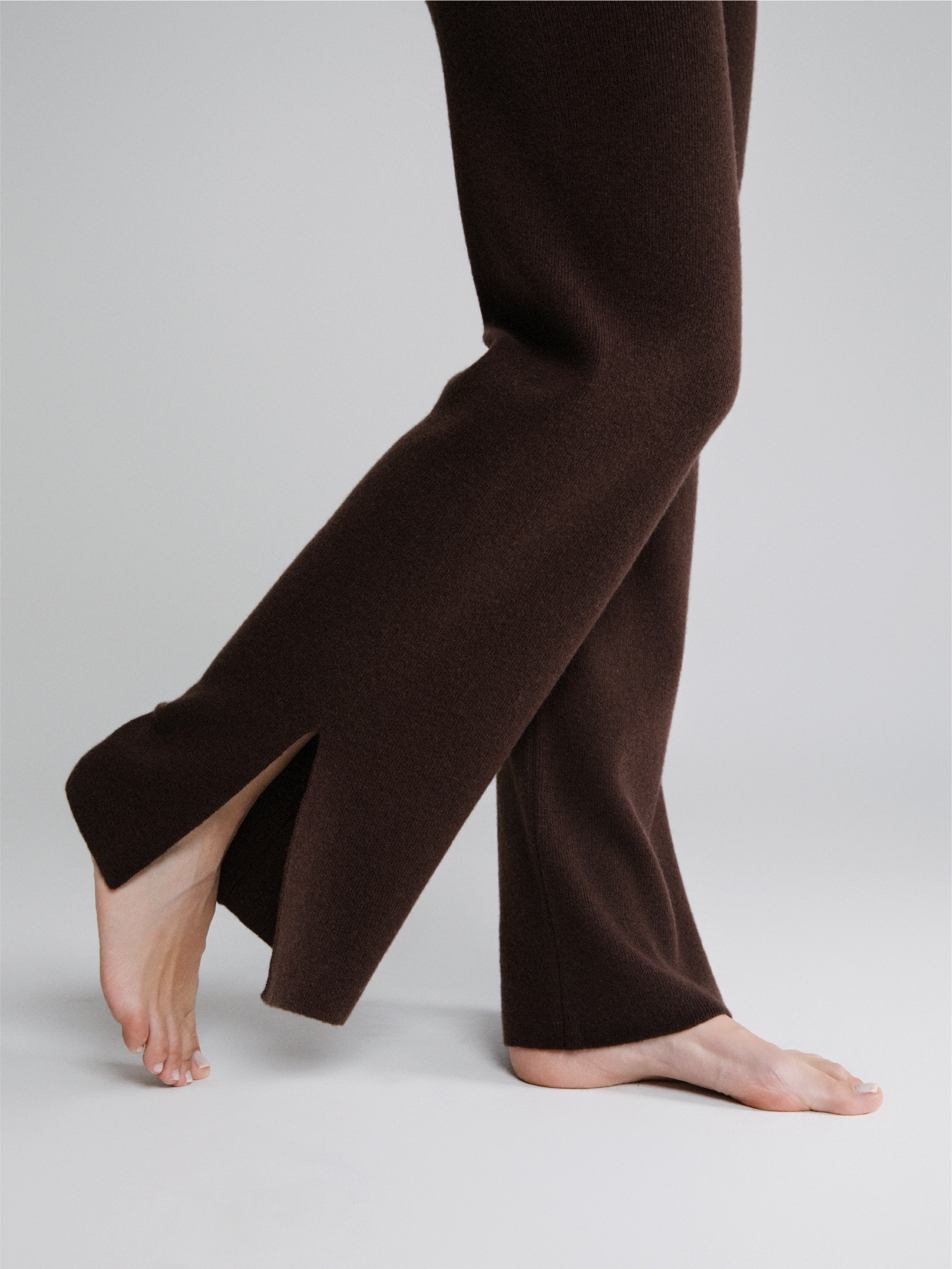 Pantaloni lunghi in maglia color cioccolato intenso Selen
