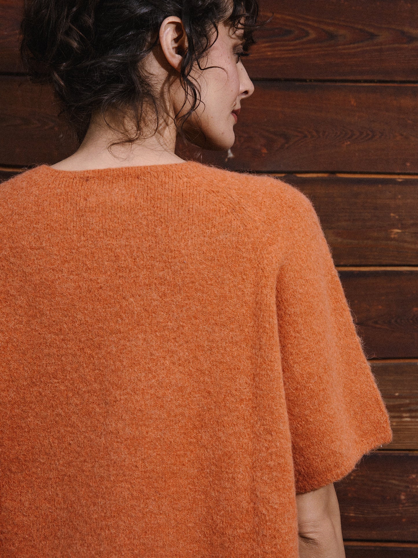 Camiseta Aura de Baby Alpaca Cuello Redondo Terracota